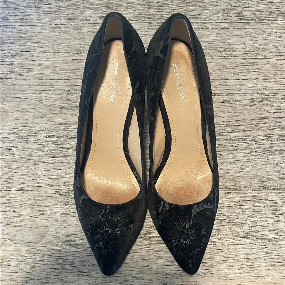 Pour La Victoire Black Floral Pointed Toe Pumps